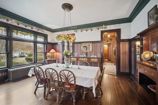$899,900 | 305 Oregon Avenue, West Dundee, IL 60118