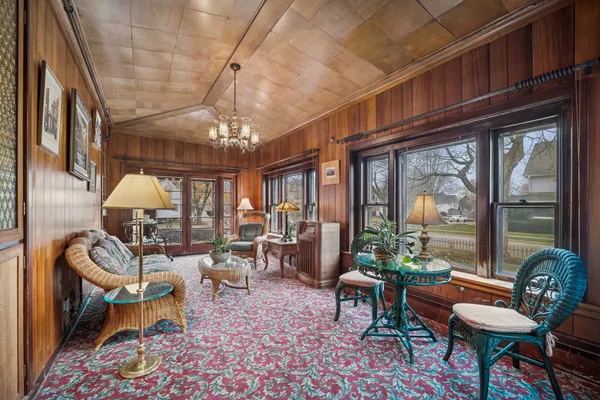 $899,900 | 305 Oregon Avenue, West Dundee, IL 60118