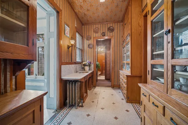 $899,900 | 305 Oregon Avenue, West Dundee, IL 60118