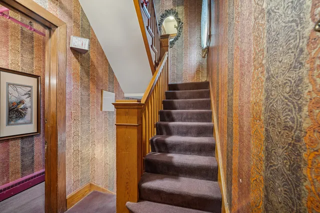 $899,900 | 305 Oregon Avenue, West Dundee, IL 60118