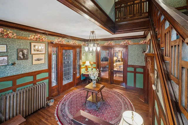 $899,900 | 305 Oregon Avenue, West Dundee, IL 60118