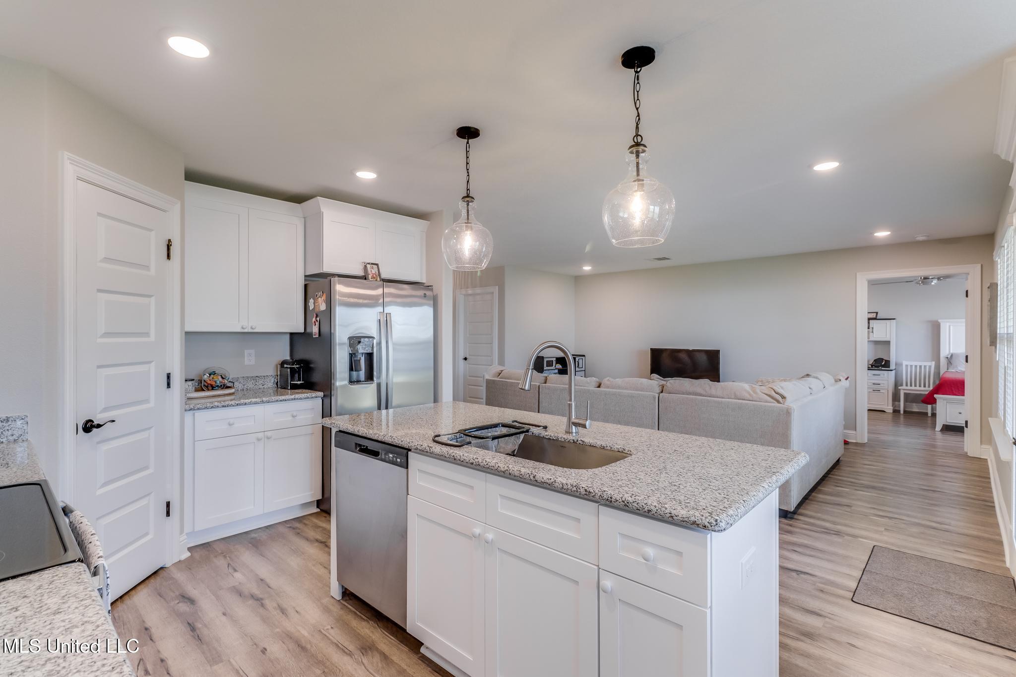 3205 Smugglers Cove Ocean Springs, MS 39564 - Photo 12 of 33 Photo Oct 15 2025, 9 14 47 AM