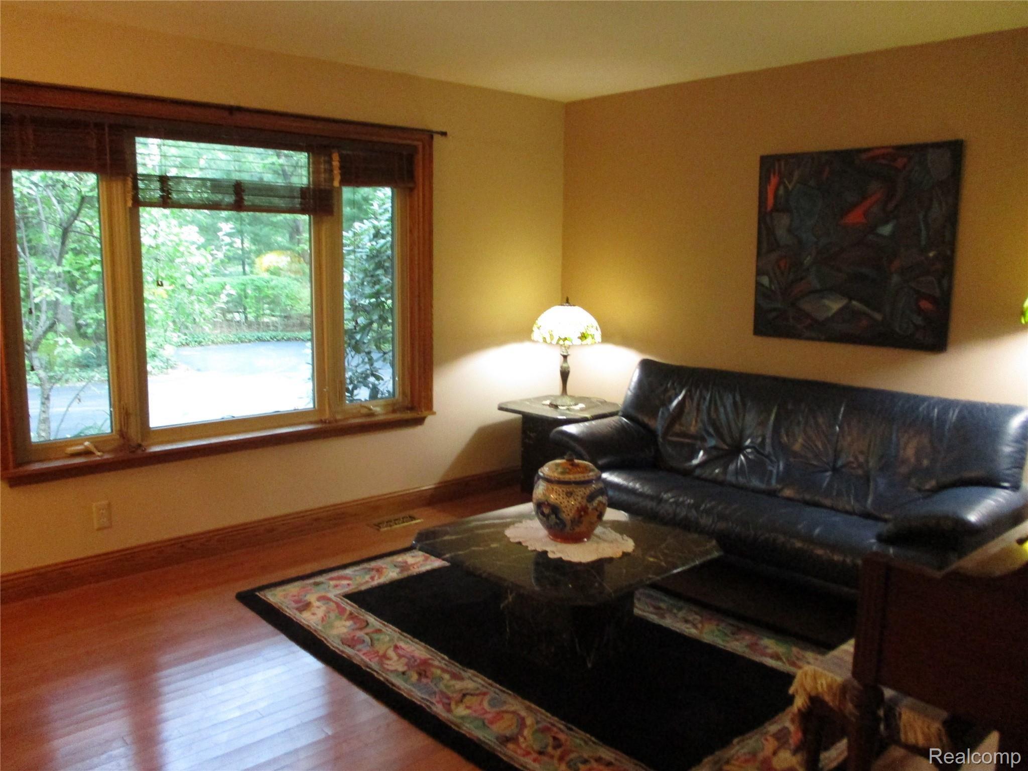 5843 Crandall Road Howell, MI 48855 - Photo 8 of 35 IMG_0425.JPG