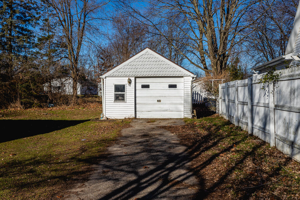 3744 Flansburg Road Jackson, MI 49203 - Photo 5 of 20 5R9A0063