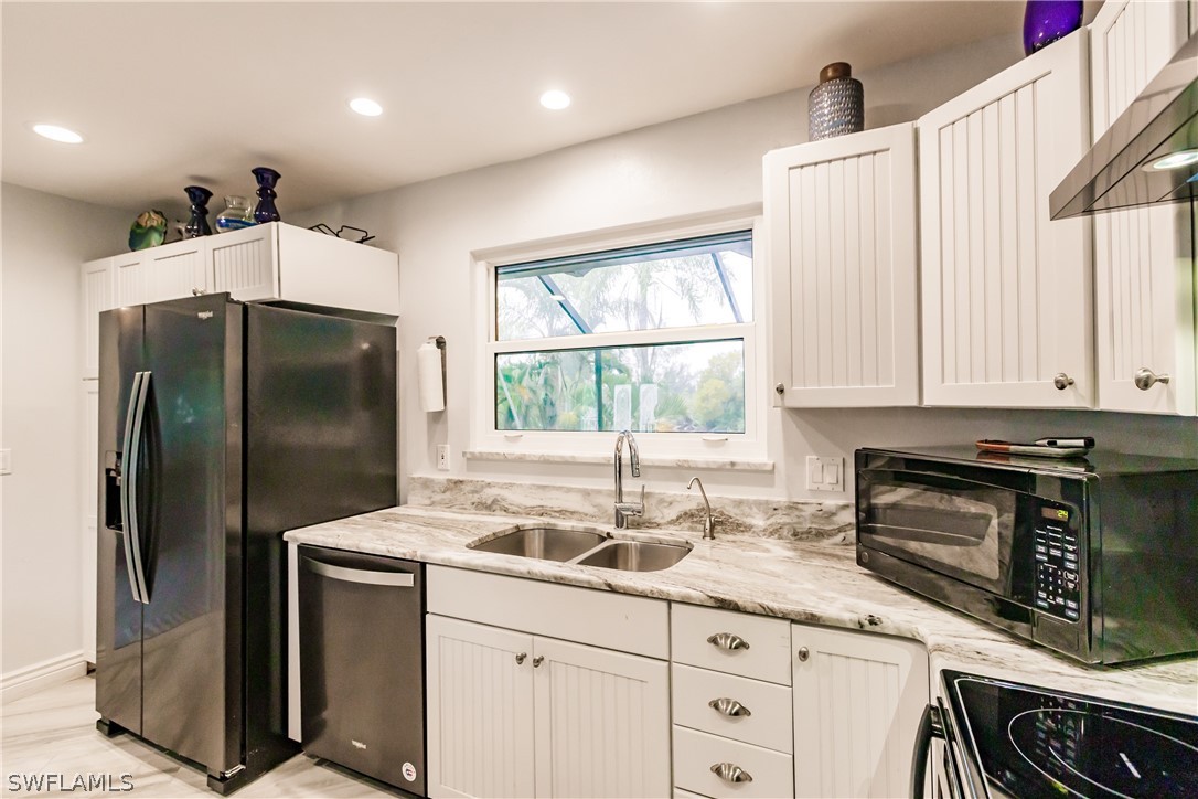 1350 Sand Castle Road Sanibel, FL 33957 - Photo 7 of 18 Gallery Image 7