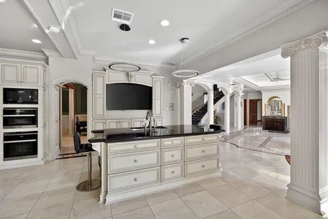 $1,950,000 | 31 English Turn Drive, New Orleans, LA 70131