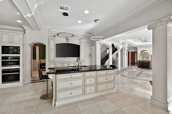 $1,950,000 | 31 English Turn Drive, New Orleans, LA 70131