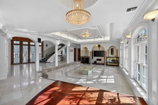 $1,950,000 | 31 English Turn Drive, New Orleans, LA 70131