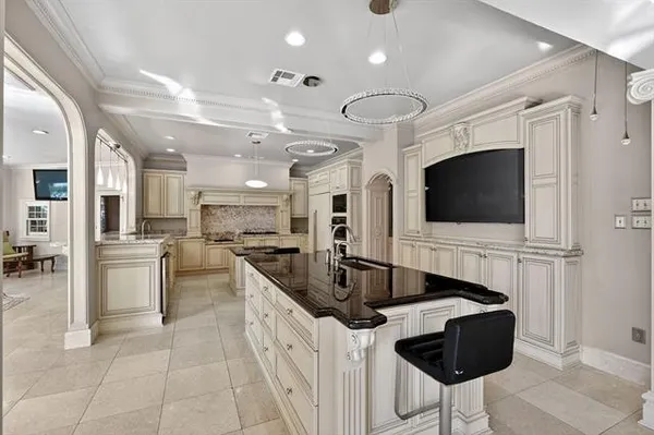 $1,950,000 | 31 English Turn Drive, New Orleans, LA 70131