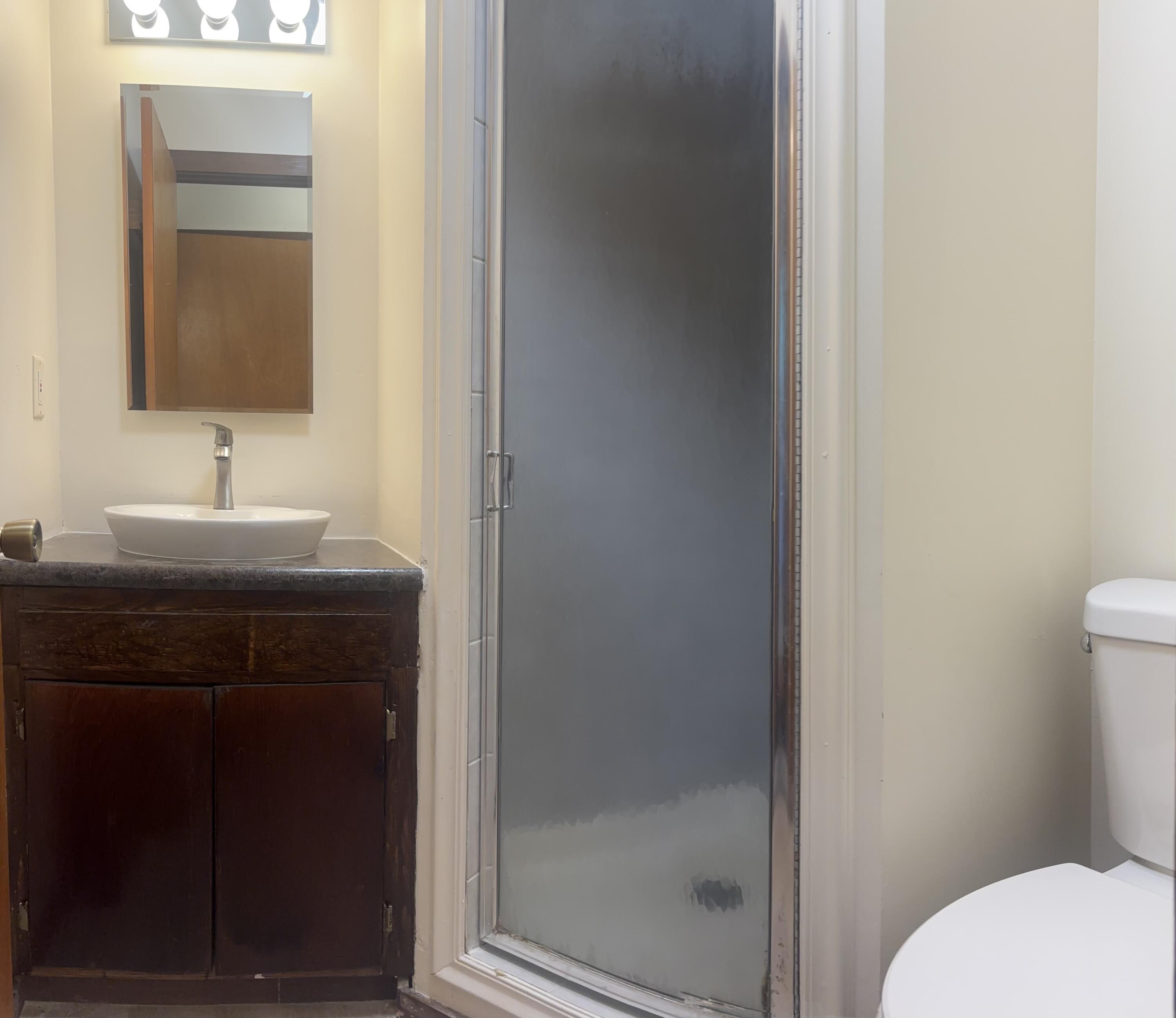 419 Hayes Avenue Racine, WI 53405 - Photo 22 of 27 IMG_8013