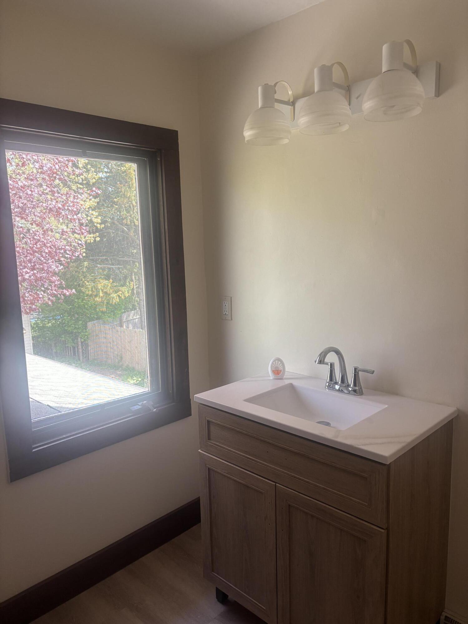 419 Hayes Avenue Racine, WI 53405 - Photo 23 of 27 IMG_8035