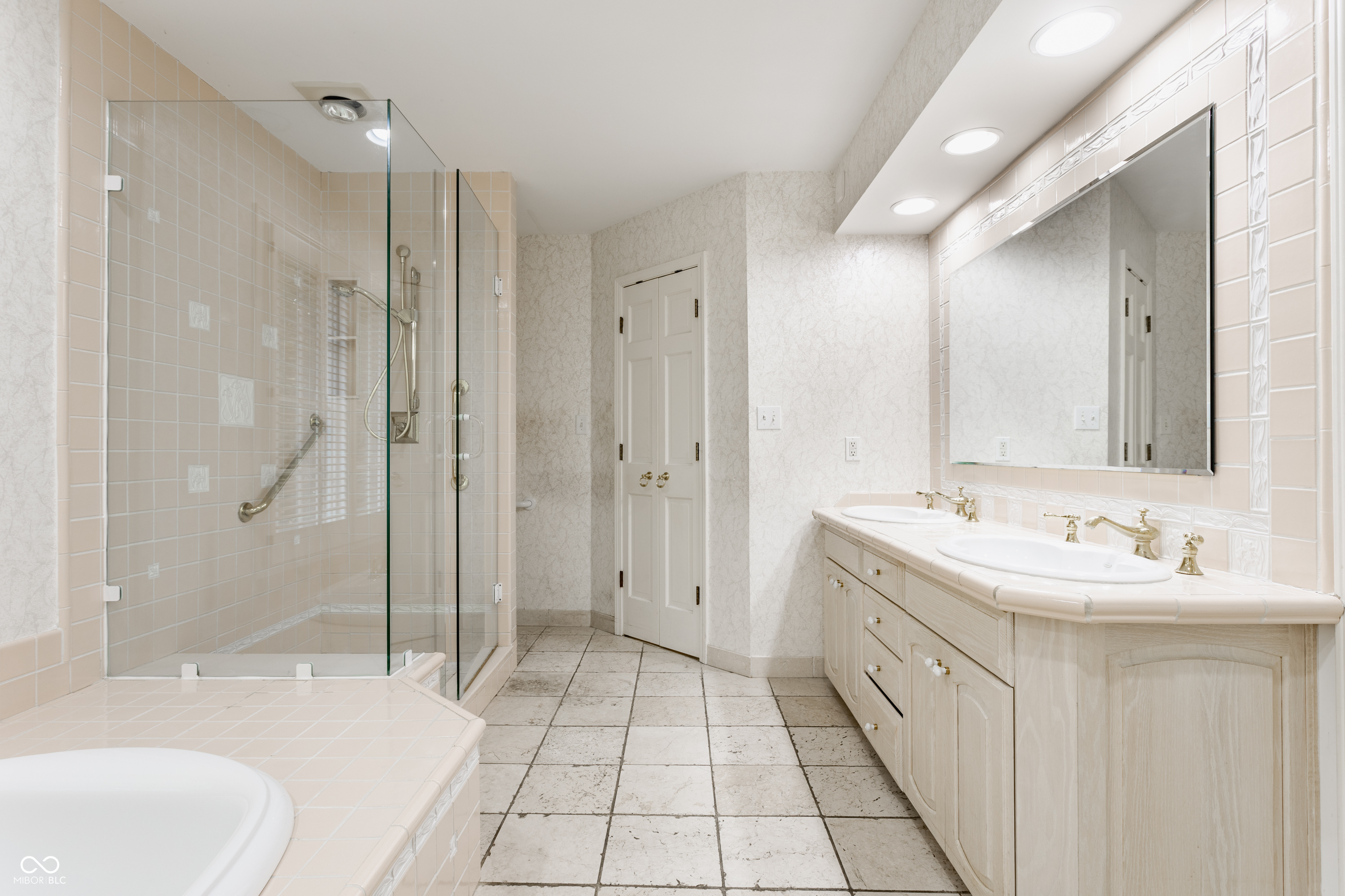 7102 Dean Road Indianapolis, IN 46240 - Photo 13 of 41