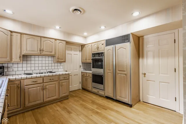 $575,000 | 7102 Dean Road, Indianapolis, IN 46240