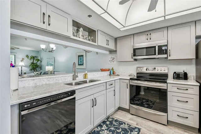 $208,000 | 7301 29th Ave Drive West, Unit 202, Bradenton, FL 34209