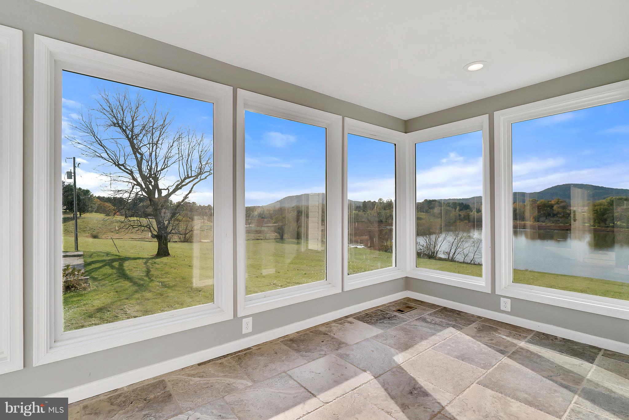 9390 Crest Hill Road Marshall, VA 20115 - Photo 13 of 30 Sun Room Off Kitchen