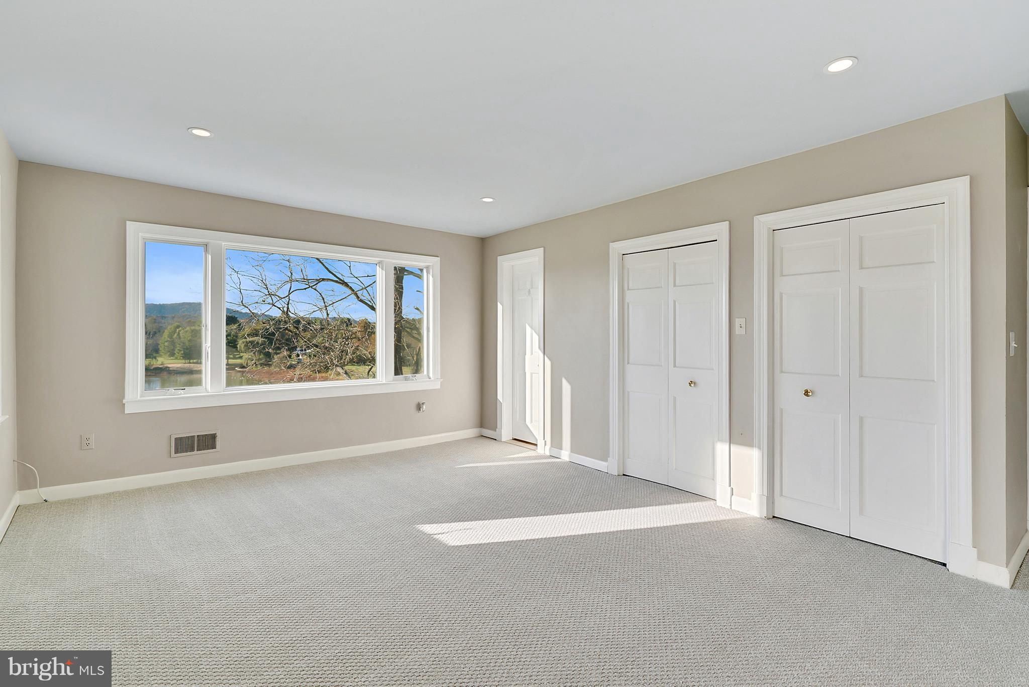 9390 Crest Hill Road Marshall, VA 20115 - Photo 22 of 30 Master Bedroom