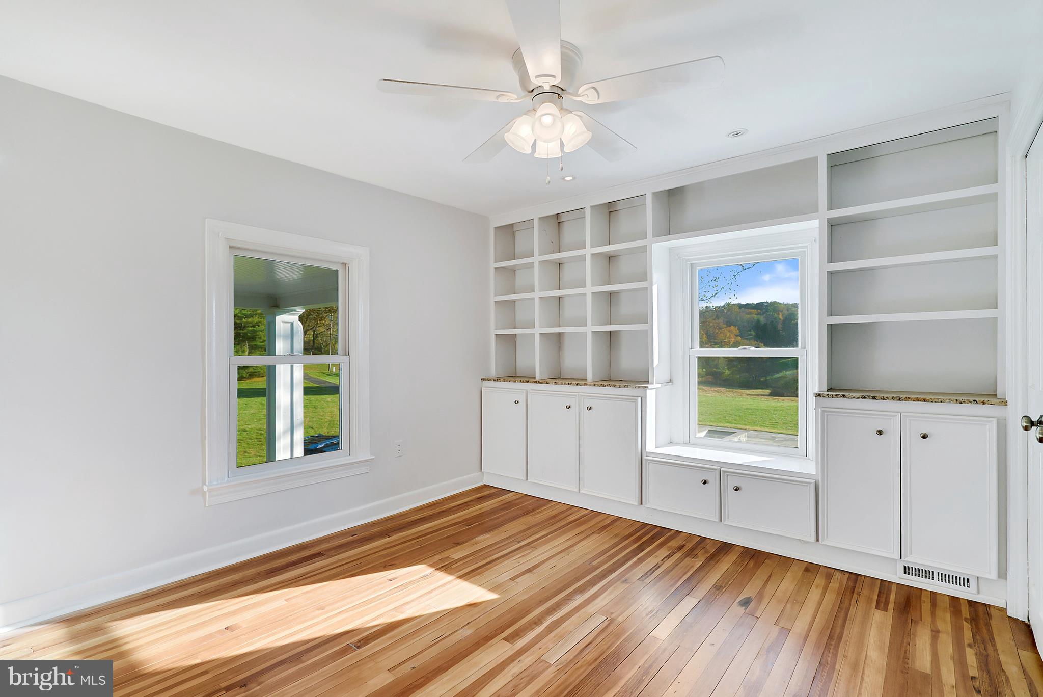 9390 Crest Hill Road Marshall, VA 20115 - Photo 25 of 30 Bedroom