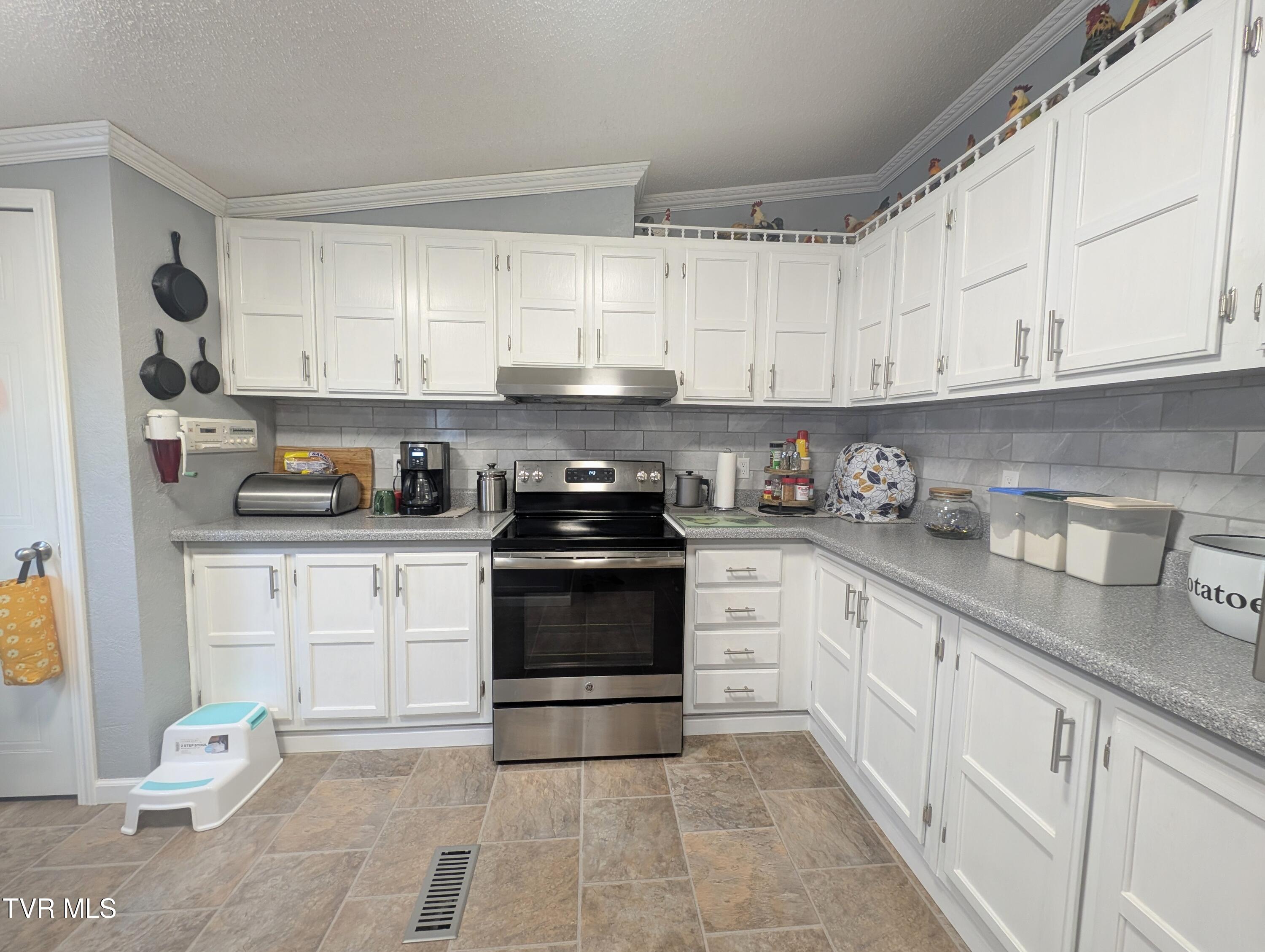 4887 The Lake Road Clintwood, VA 24228 - Photo 28 of 41 1000018872