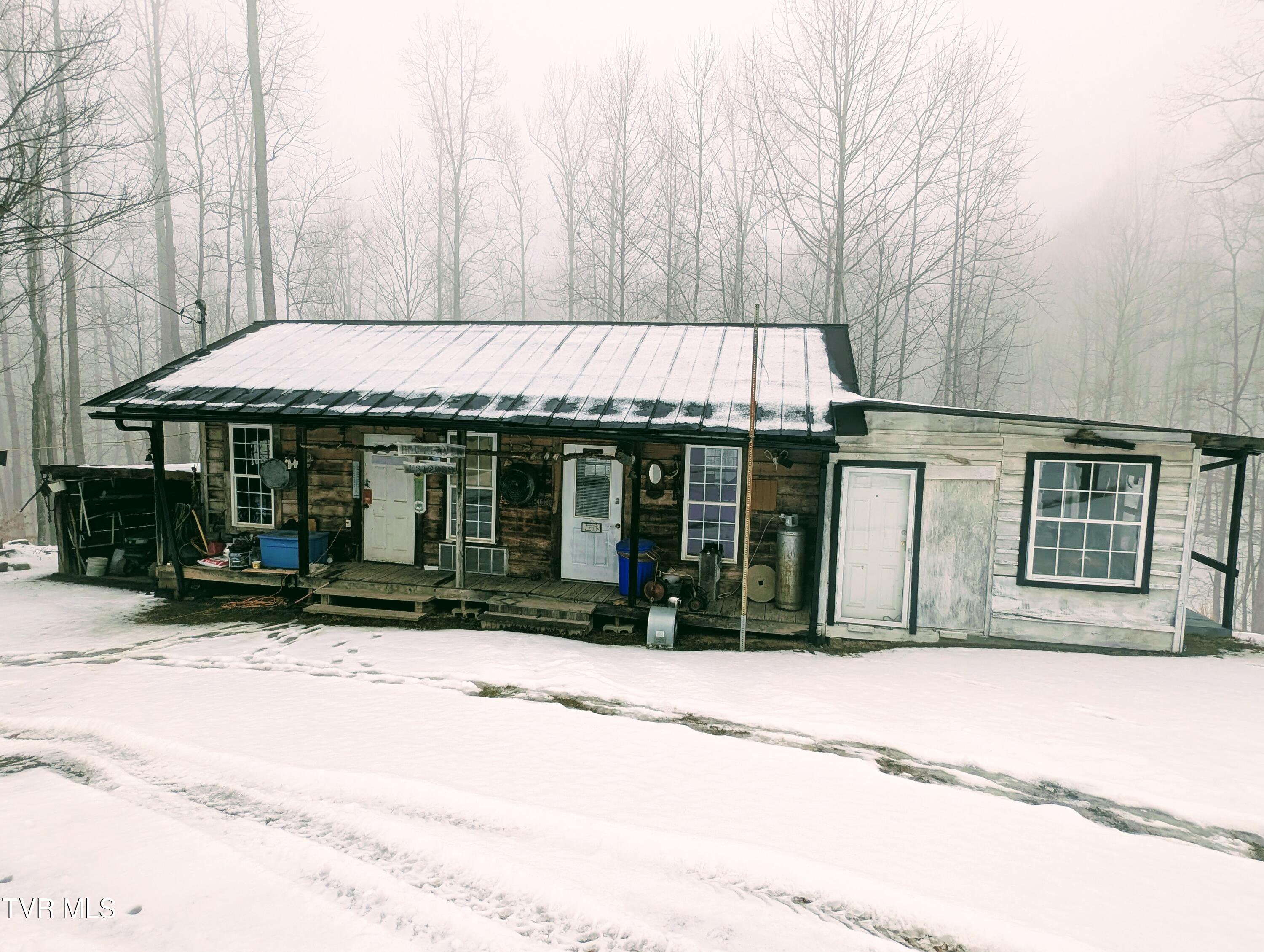 4887 The Lake Road Clintwood, VA 24228 - Photo 9 of 41 1000018895