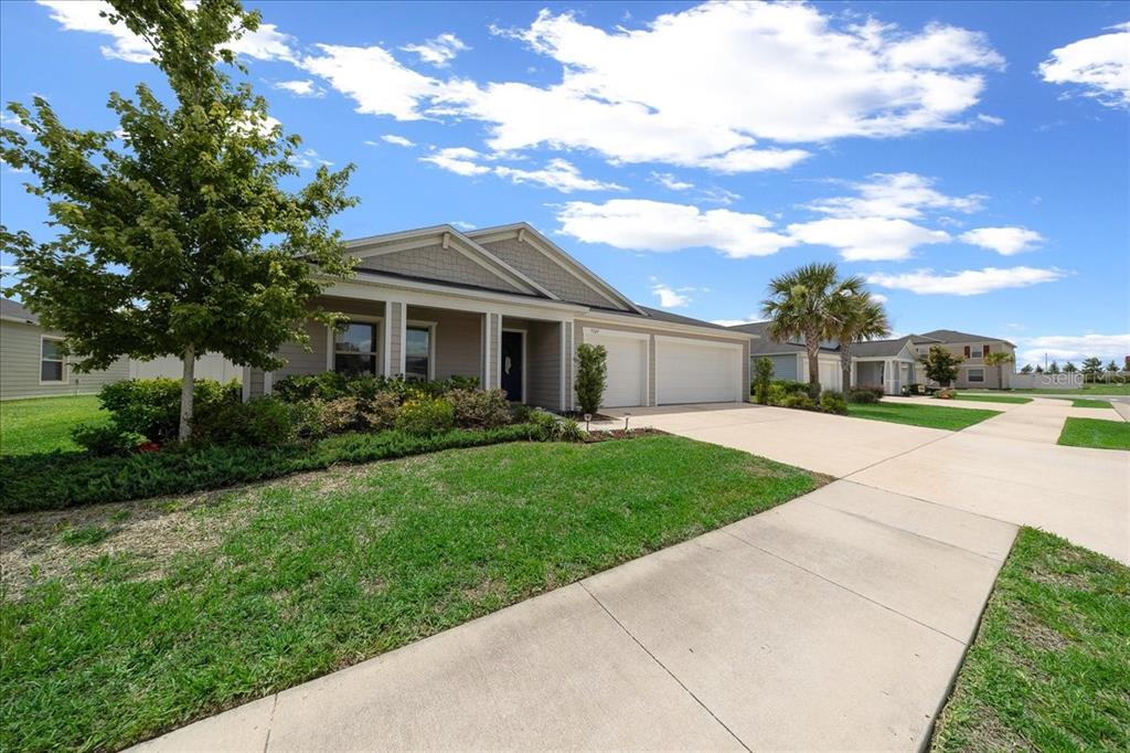 9329 Southwest 57th Terrace Ocala, FL 34476 - Photo 42 of 64 a view of outdoor space yard and front view of a house