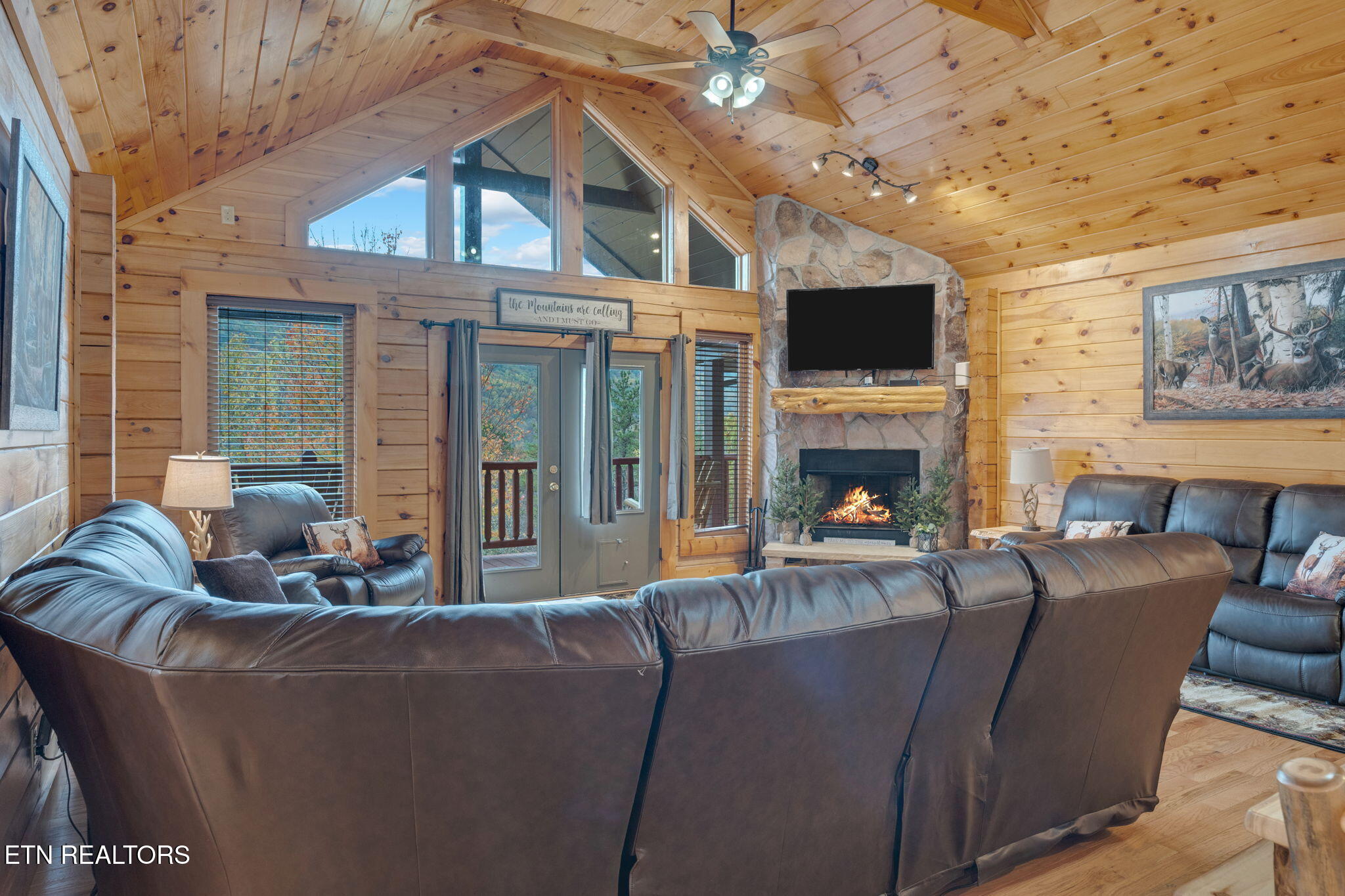 3060 Walden Ridge Road Sevierville, TN 37862 - Photo 10 of 47 16-web-or-mls-DSC00263 (1)