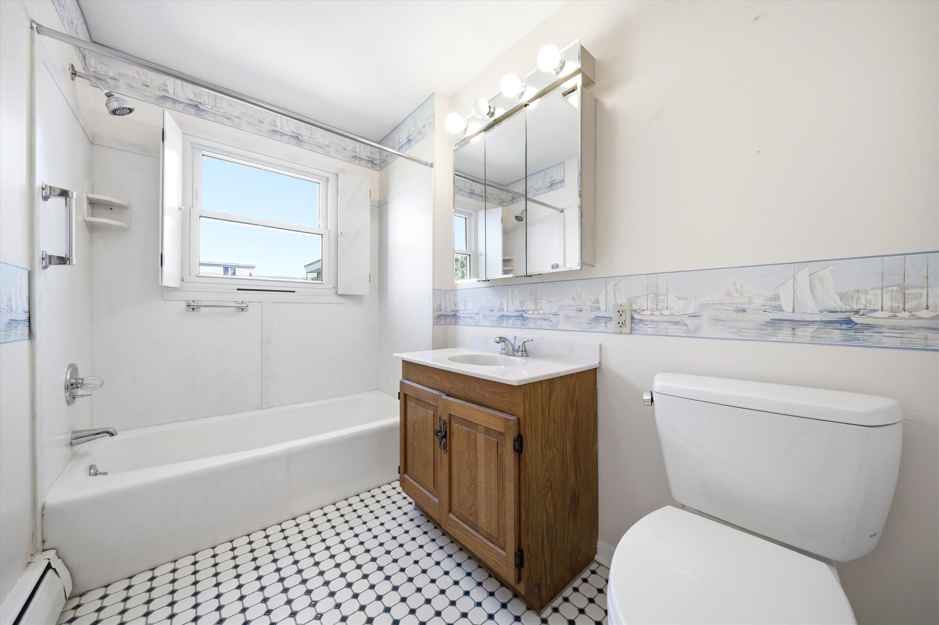 33 Ross Street Nashua, NH 03060 - Photo 13 of 31