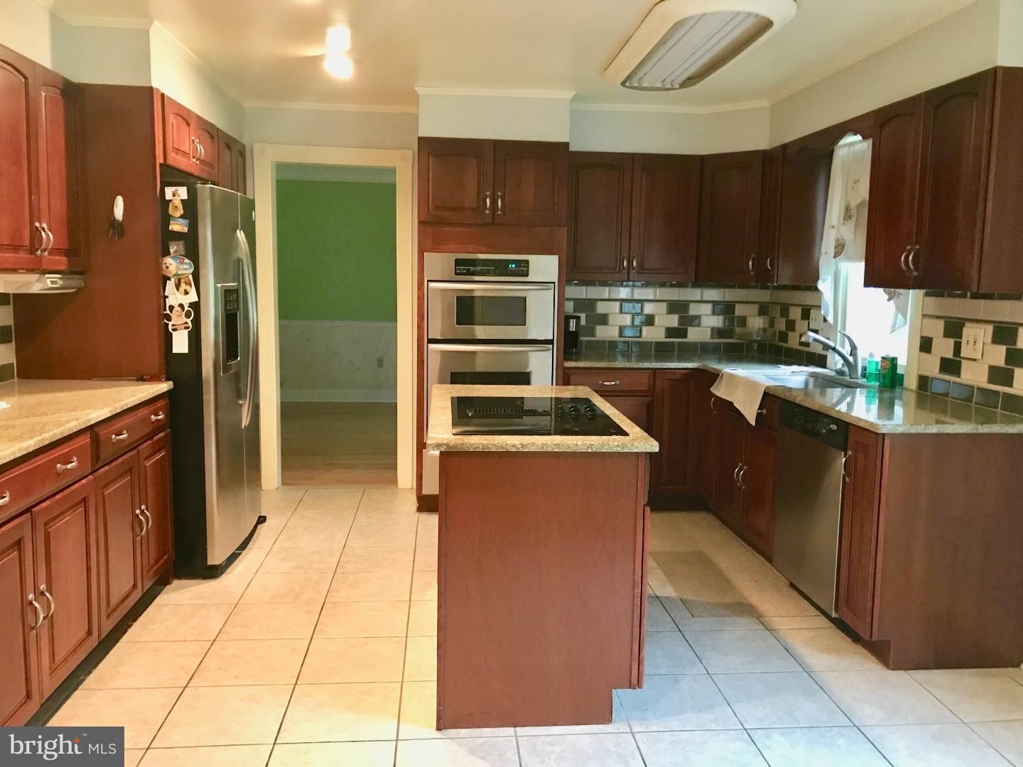 910 Georgetown Road Swarthmore, PA 19081 - Photo 3 of 17 Kitchen