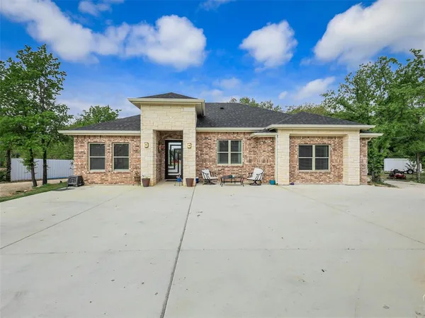 $690,000 | 775 Phillips Drive, Azle, TX 76020