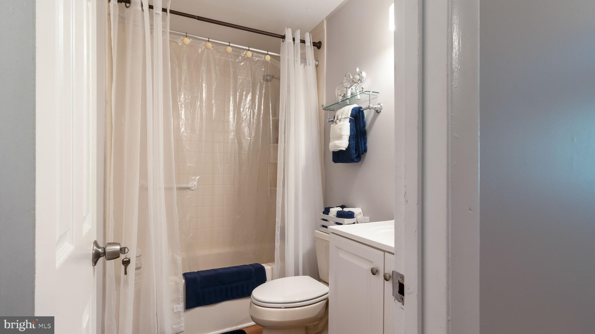 2916 Hewitt Avenue, Unit 1 Silver Spring, MD 20906 - Photo 20 of 27 Full Bathroom
