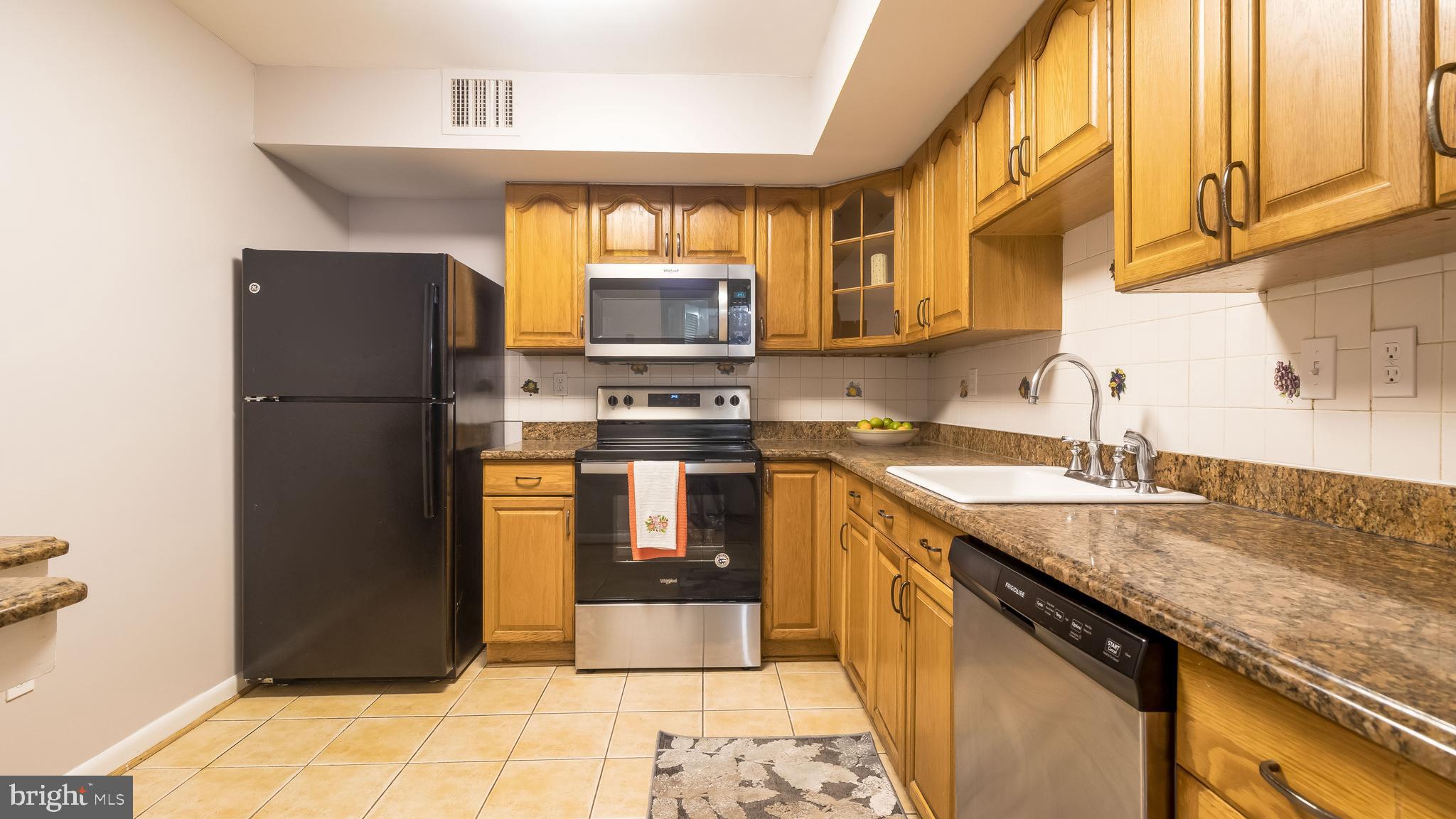 2916 Hewitt Avenue, Unit 1 Silver Spring, MD 20906 - Photo 10 of 27 Kitchen