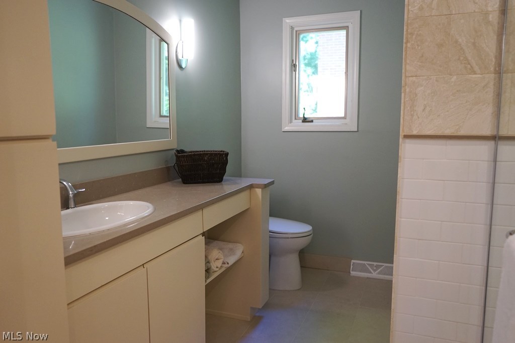 2314 Lamberton Road Cleveland, OH 44118 - Photo 17 of 25