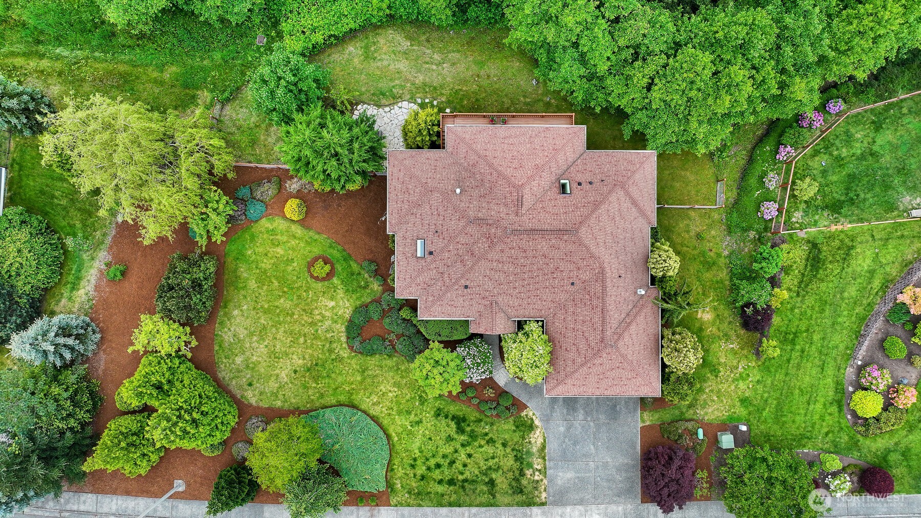 1910 40th Street Bellingham, WA 98229 - Photo 37 of 40 an aerial view of a house with a yard