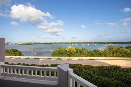 $1,685,000 | 43 Seaside S Court, Key West, FL 33040