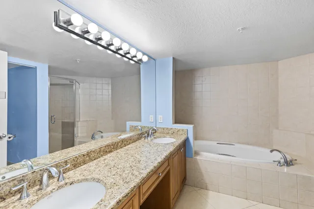 $1,685,000 | 43 Seaside S Court, Key West, FL 33040