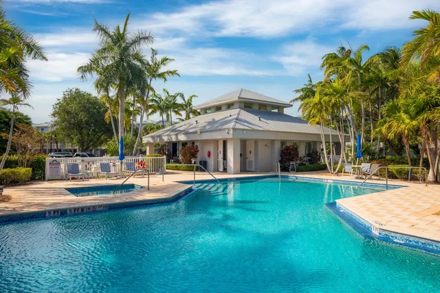 $1,685,000 | 43 Seaside S Court, Key West, FL 33040