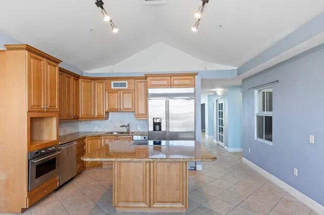 $1,685,000 | 43 Seaside S Court, Key West, FL 33040