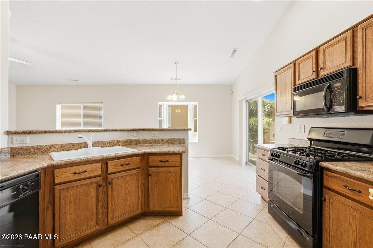 6596 Farmstead Road Prescott Valley, AZ 86314 - Photo 13 of 54 Kitchen