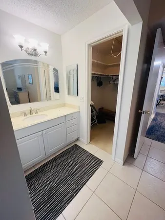 $190,000 | 910 South Drive, Unit A, Delray Beach, FL 33445