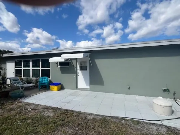 $190,000 | 910 South Drive, Unit A, Delray Beach, FL 33445