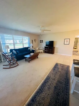 $190,000 | 910 South Drive, Unit A, Delray Beach, FL 33445