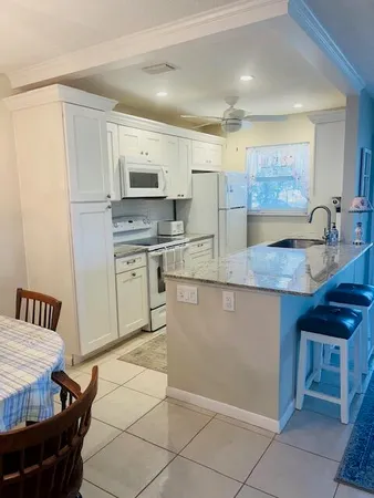 $190,000 | 910 South Drive, Unit A, Delray Beach, FL 33445