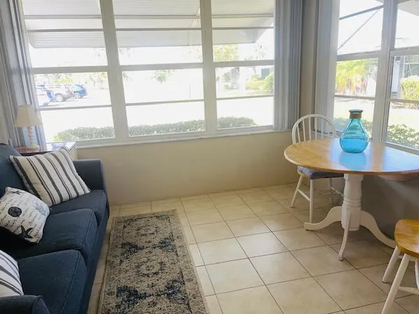 $190,000 | 910 South Drive, Unit A, Delray Beach, FL 33445