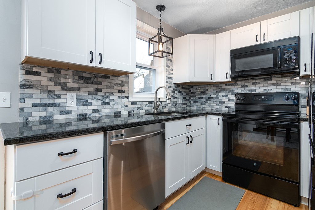 133 Fairway Drive Coventry, RI 02816 - Photo 8 of 24