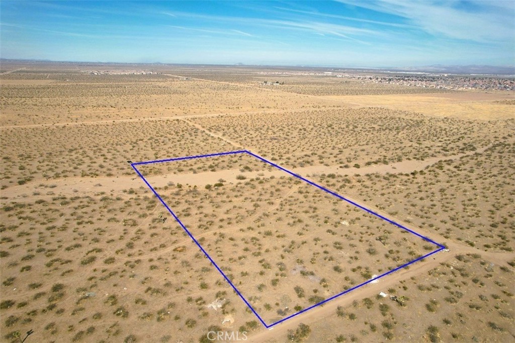 8 Maricopa Road Victorville, CA 92392 - Photo 7 of 14 a view of ocean from a balcony