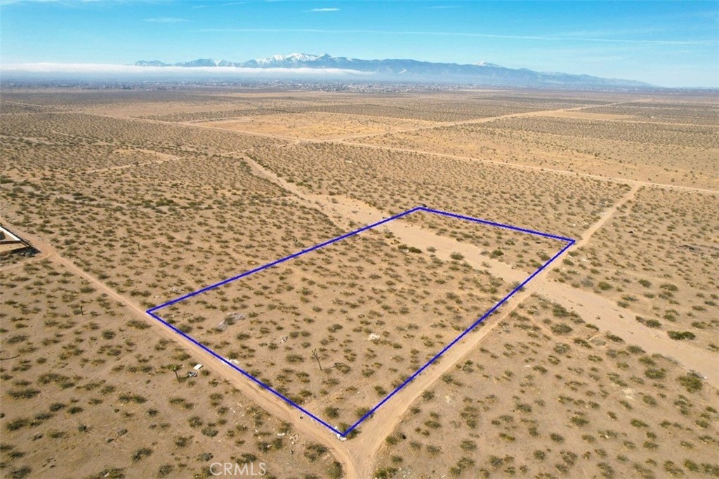 8 Maricopa Road Victorville, CA 92392 - Photo 9 of 14 a view of an ocean