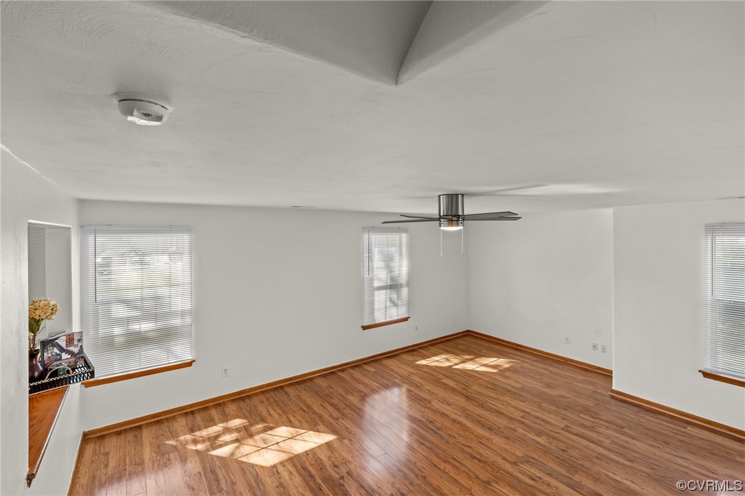 131 Stoney Ridge Avenue, Unit 52 Suffolk, VA 23435 - Photo 20 of 36 an empty room with windows