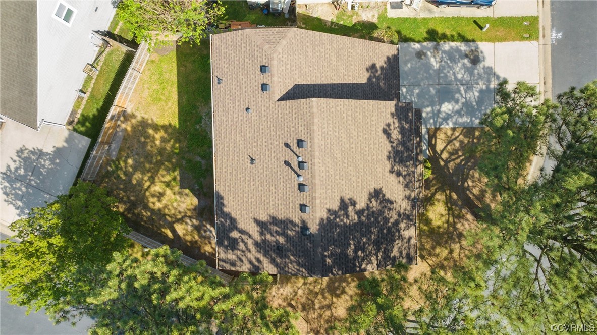 131 Stoney Ridge Avenue, Unit 52 Suffolk, VA 23435 - Photo 4 of 36 an aerial view of a house with a yard
