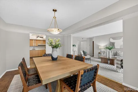 $249,900 | 564 Sarah Lane, Unit 104, St. Louis, MO 63141