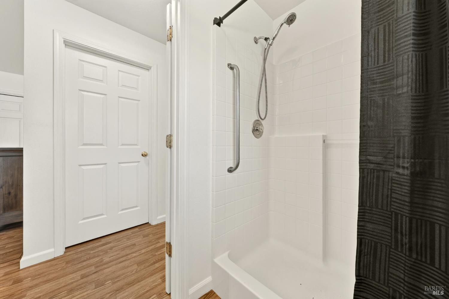 92 Oak Knoll Road Ukiah, CA 95482 - Photo 19 of 35 a bathroom with a shower