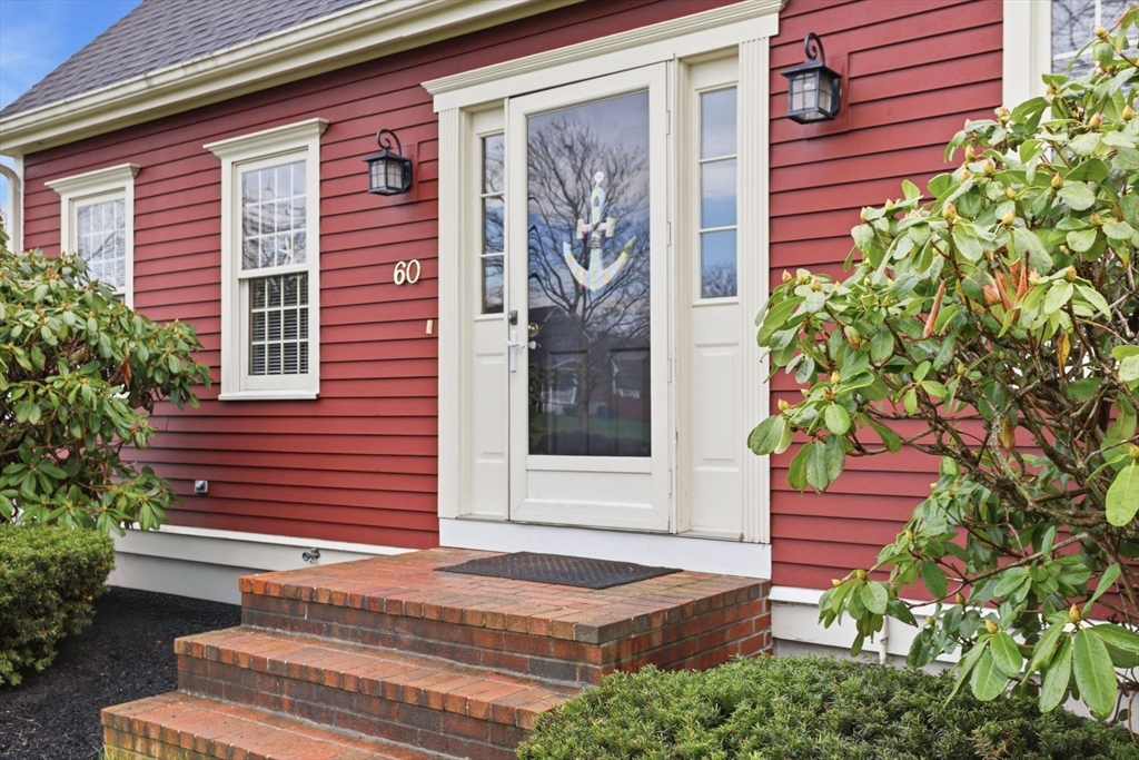 60 Old Farm Road Bridgewater, MA 02324 - Photo 4 of 42